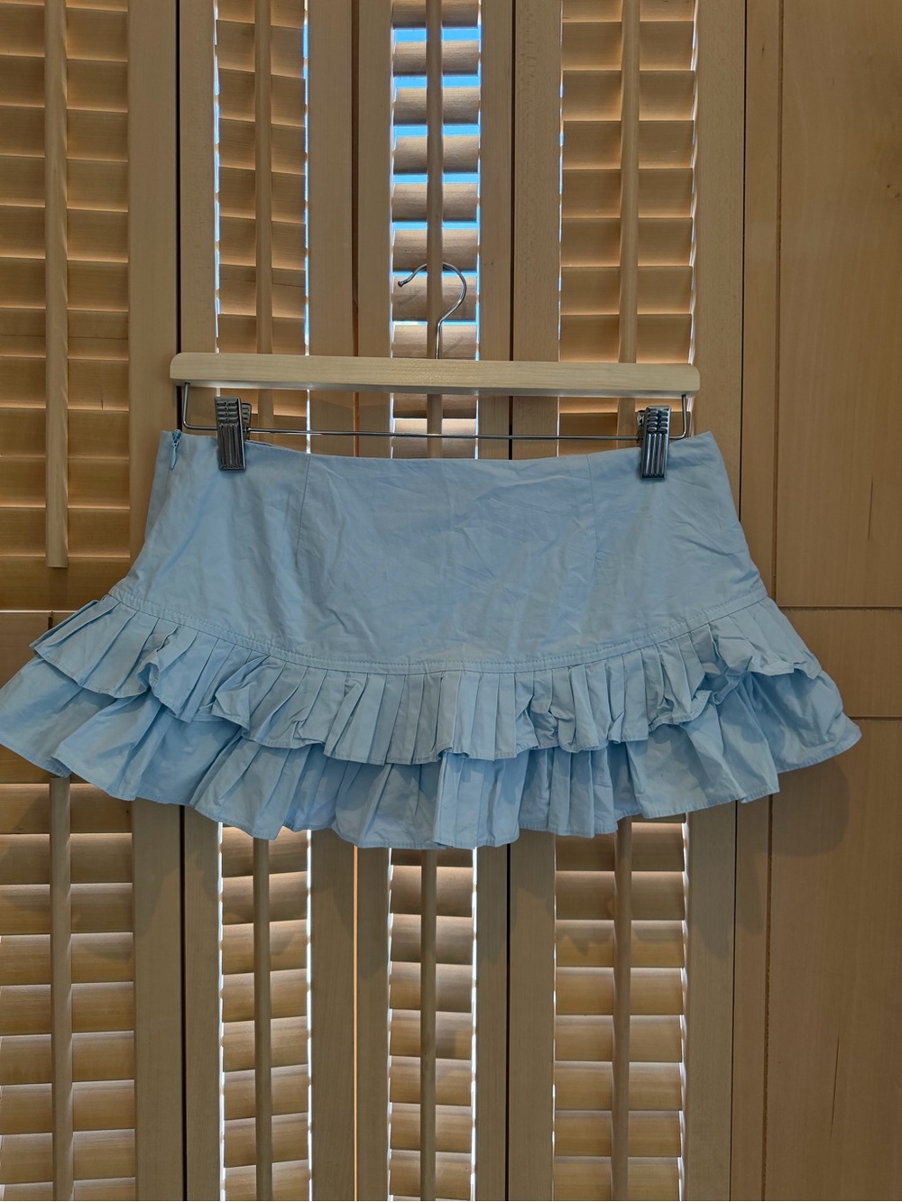 Edikted Baby Blue Pleated Mini Skort